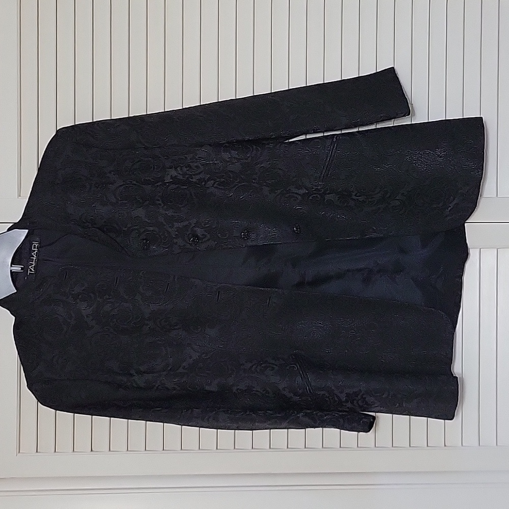 Tahari long lined jacket / top size 8